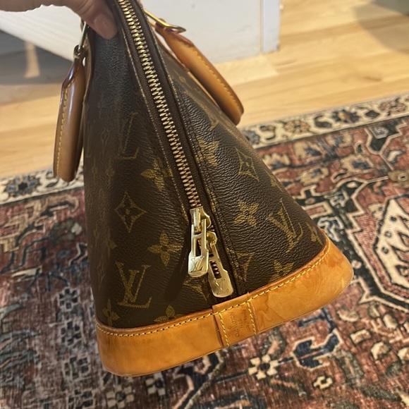 Authentic Louis Vuitton Alma Bag - Picture 6 of 11